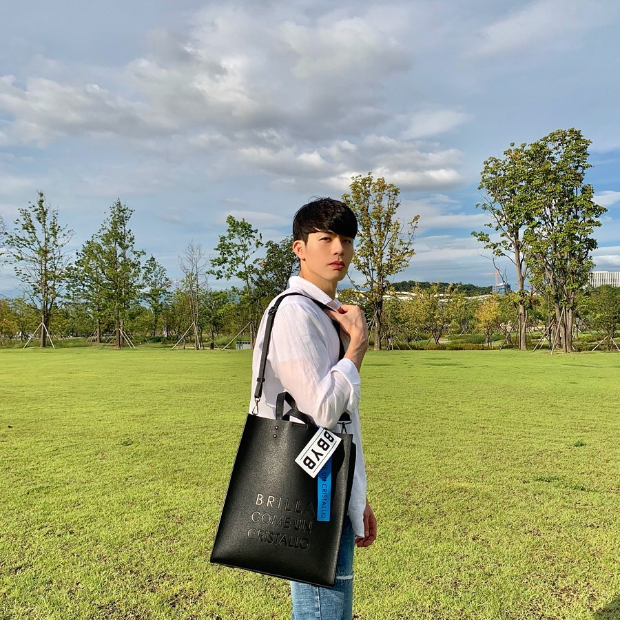 BBYB | 비비와이비 [@happy_chul] MARCE Unisex Tote Bag (Glow Black)