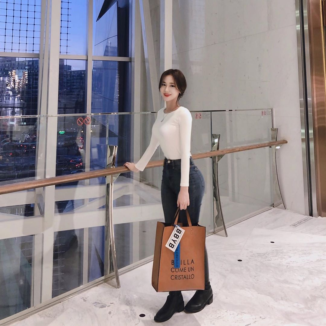 BBYB | 비비와이비 [@chaae.rin] MARCE Unisex Tote Bag (Amber Brown)