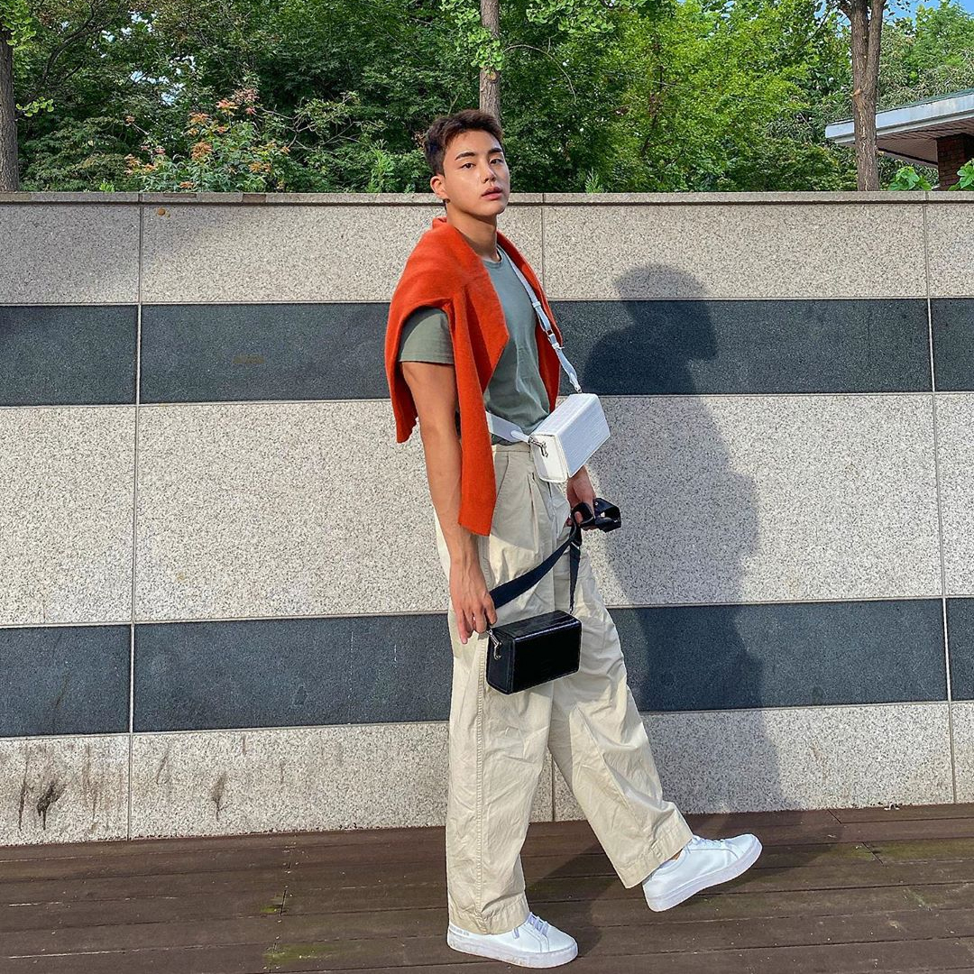 BBYB | 비비와이비 [@h___ryan] Mio Unisex Cross Bag (Titanium White)